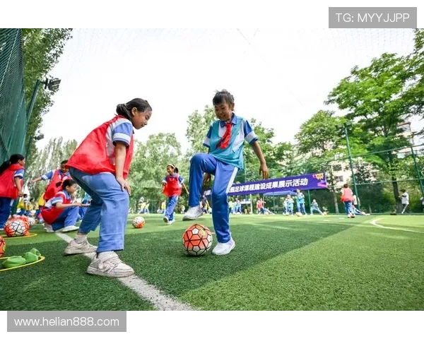 李丽的足球人生:从青涩少女到职业球员的成长之路
